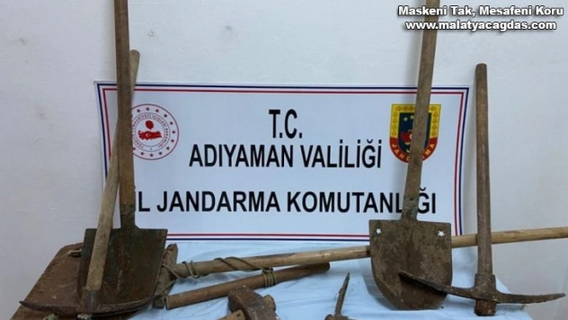 Jandarmadan define arayanlara suçüstü