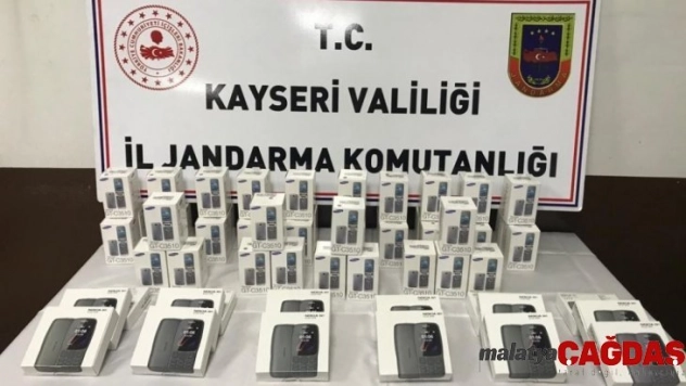 Jandarmadan kaçak cep telefonu operasyonu