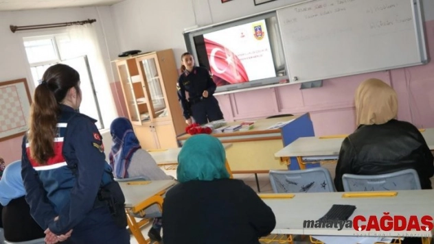 Jandarmadan kadınlara yönelik 'Şiddet' konulu toplantı