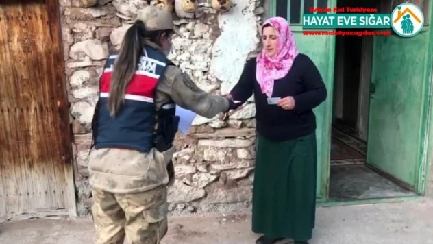 Jandarmadan sosyal yardım mesaisi