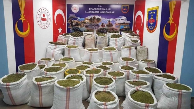 Jandarmadan terörün finans kaynağına darbe