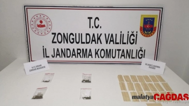 Jandarmanın durdurduğu araçtan uyuşturucu çıktı