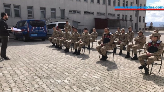 Jandarmaya korona virüs eğitimi