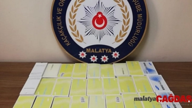 Kaçak  cep telefonu aksesuarları ele geçirildi