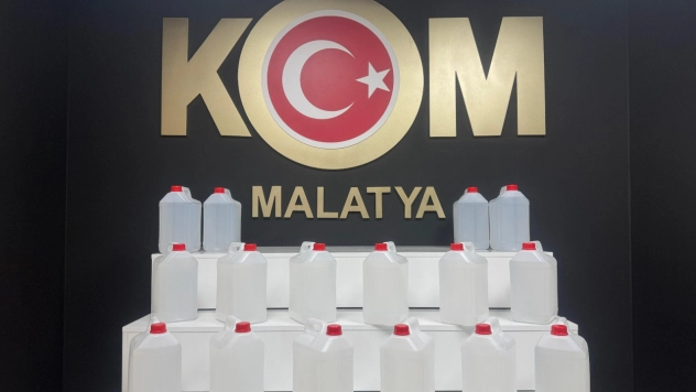 Kaçak Alkol ve Makaron Operasyonu: 2 Gözaltı