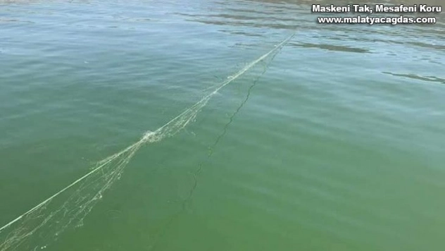 Kaçak avda kullanılan 2 bin metre ağ ele geçirildi, balıklar tekrar suya salındı