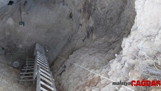 Kaçak kazı yaparken suçüstü yakalandılar