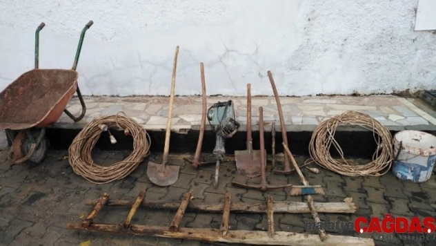 Kaçak kazıya suçüstü: 4 gözaltı