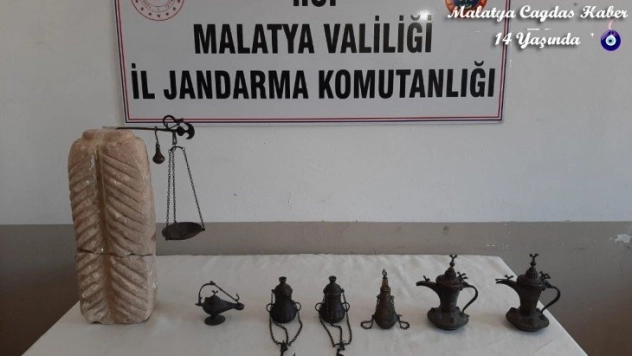 Kaçak tarihi eserler ele geçirildi