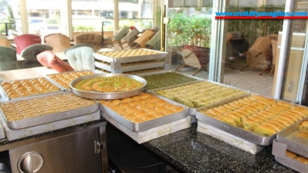 Kadayıfçı Sıtkı Ustadan 'evlere servis' hizmeti