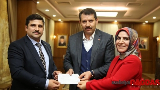 Kadın girişimciden Mehmetçiğe 50 Bin Lira bağış