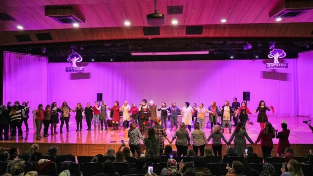 Kadın personellere özel Nursaç Doğanışık konseri