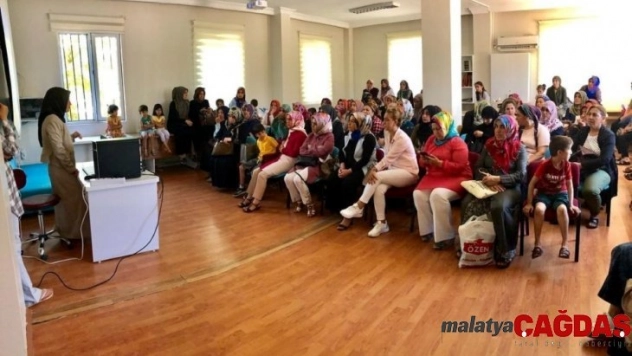 Kadın ve gençlik merkezi kursiyerlerine kadın sağlığı eğitimi