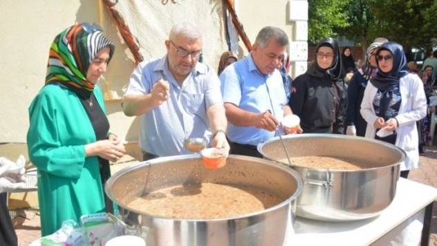 Kadın ve gençlik merkezinde aşure etkinliği