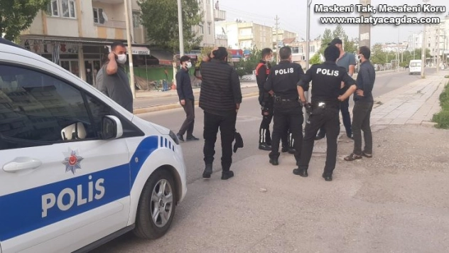 Kadına şiddeti engellemek isterken dayak yedi