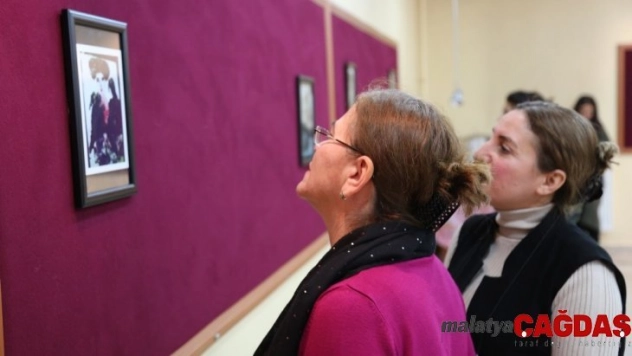 Kadına yönelik şiddete dikkat  için sergi açtı