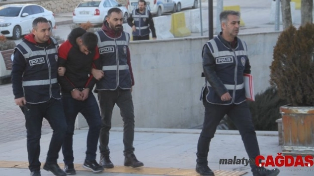 Kadınların telefonlarını alıp kaçan şüpheli yakalandı