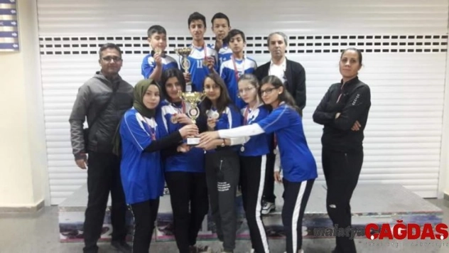 Kadir Boylu Ortaokullu Dartçılardan çifte şampiyonluk