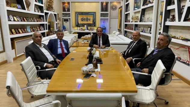 KAF Başkanı Aslan Van TSO'un iki başkan adayı ile görüştü