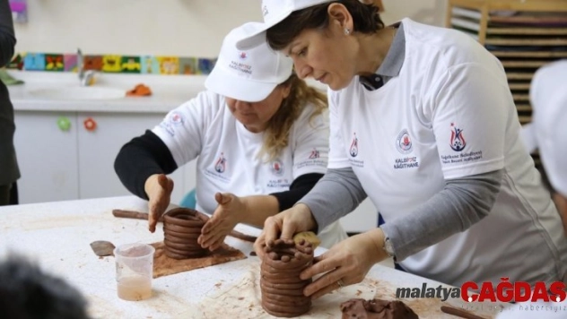 Kağıthane'de farklı kuşaklar seramik sanatıyla buluştu