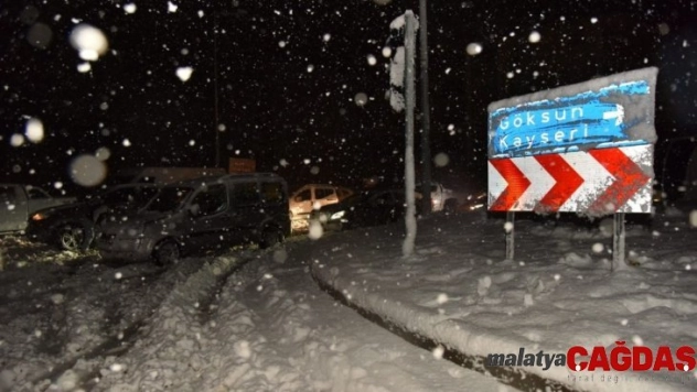 Kahramanmaraş-Kayseri yolu çift yönlü trafiğe kapatıldı