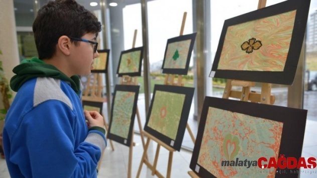 Kahramanmaraşlı öğrencilerden 'ebru' sergisi