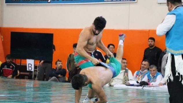 Kısa Şalvar Dünya Güreşi Şampiyonası başladı