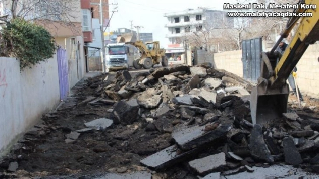 Kahta'da cadde ve sokaklar yenileniyor