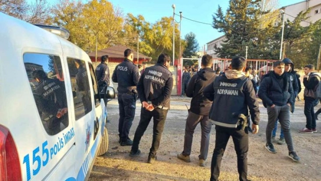 Kahta'da okul önlerinde polisten sıkı denetim