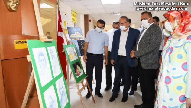 Kahta'da yıl sonu sergisi düzenlendi