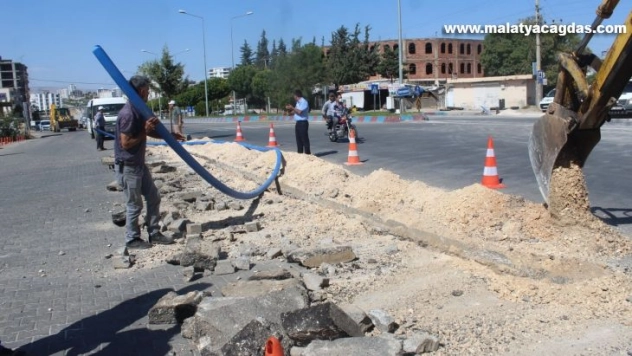 Kahta Öğretmenevi Kavşağına sinyalizasyon sistemi kuruluyor