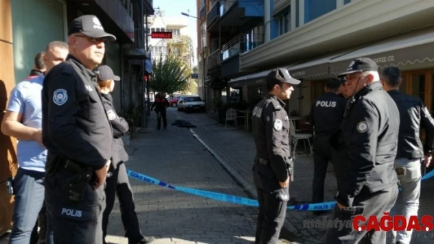 Kaldığı otelin 8. katından atlayan kadın hayatını kaybetti