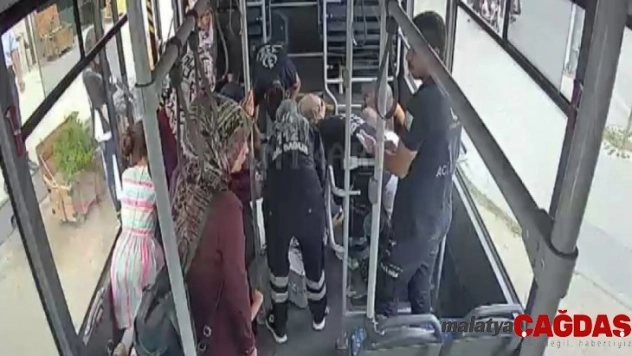 Kalp krizi geçiren yolcuyu hastaneye yetiştirdi