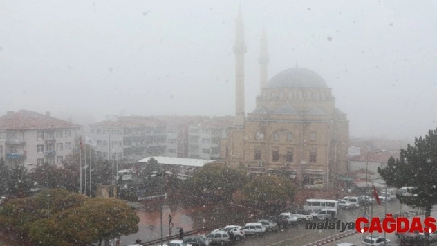 Kaman kar yağışı ile beyaza büründü