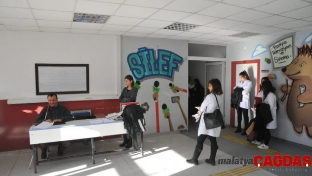 Kampüste görme engellilere farkındalık