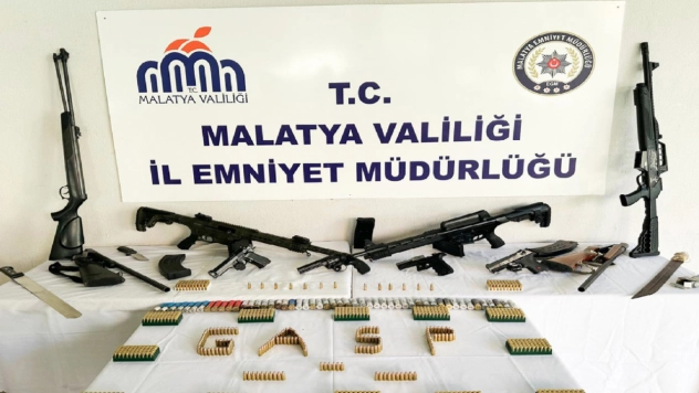 Kamuya açık alanlarda silah teşhir edenlere operasyon: 29 gözaltı