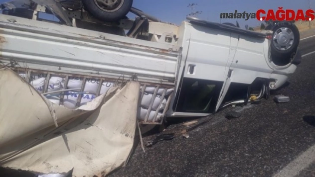 Kamyonet takla attı: 1 yaralı