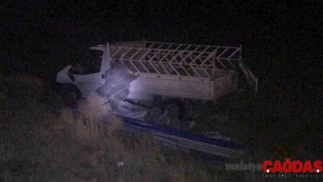 Kamyonet takla attı: 2 yaralı