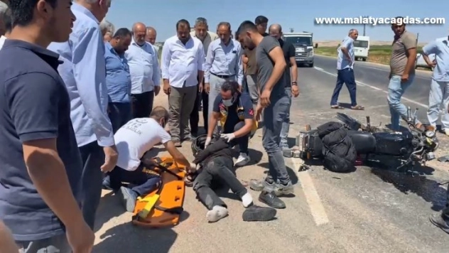 Kamyonete çarpan motosikletin sürücüsü ağır yaralandı