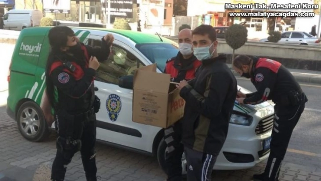 Kanadı kırık Serçe'ye polis şefkati