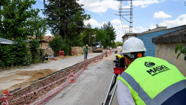 Kanalizasyon hattı yenileniyor