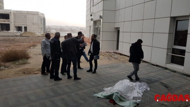 Kanser hastası hastanenin 4. katından atlayıp intihar etti