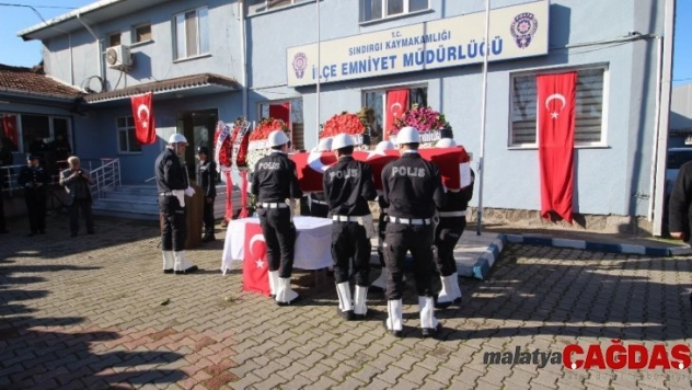 Kanserden hayatını kaybeden polis gözyaşlarıyla uğurlandı