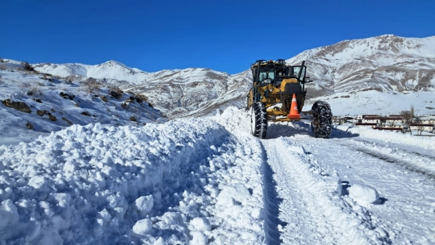 Malatya'da kar nedeniyle kapanan 107 mahallenin yolu ulaşıma açıldı