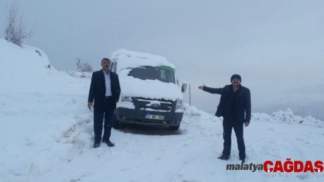 Kar altında kalan aracına 5 gün sonra kavuştu