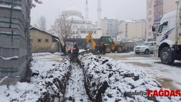Kar altında su arızası çalışması