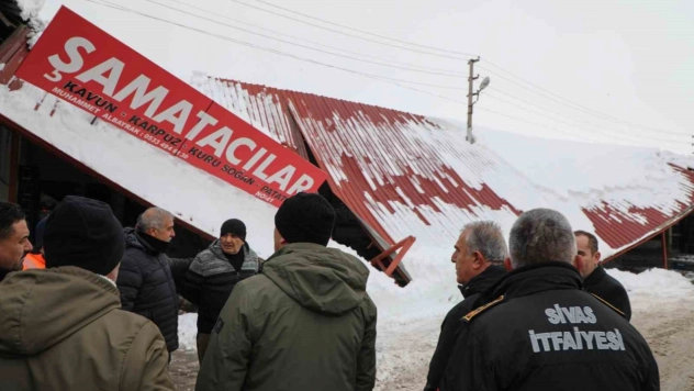Kar kütleleri sundurmaları çökertti, Başkan Uzun sahada inceleme yaptı