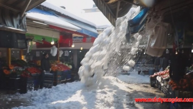 Kar kütlelerinin düşme anı kamerada