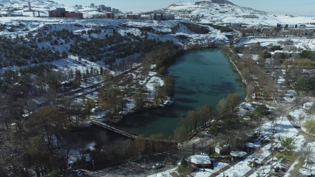 Kar sonrası güneşli hava güzel görüntüler oluşturdu