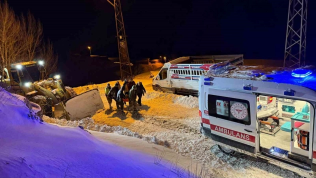 Kar ve tipiye rağmen hasta kurtarma seferberliği